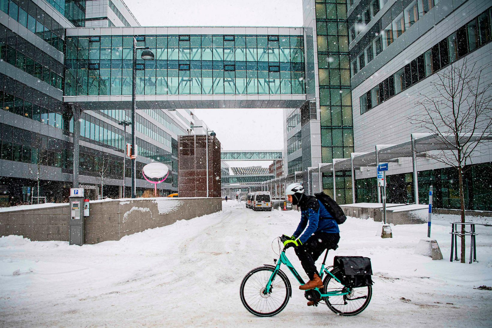 Karolinska sjúkrahúsið í Stokkhólmi, sem þó er ekki á Skáni.