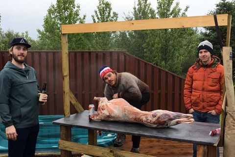 Here's  Kristinn Guðmundsson, in the middle, just before the live broadcast started. The hot tub can be seen behind them.