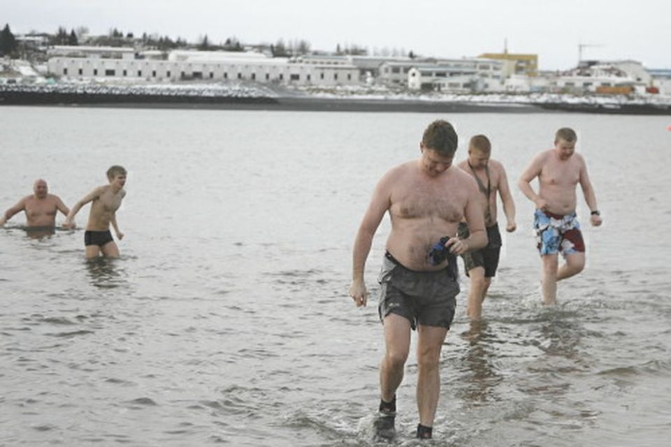 Sjósund í Nauthólsvík