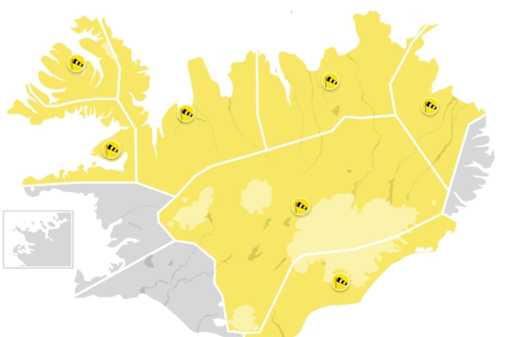 Það eru gular veðurviðvaranir víða um landið.