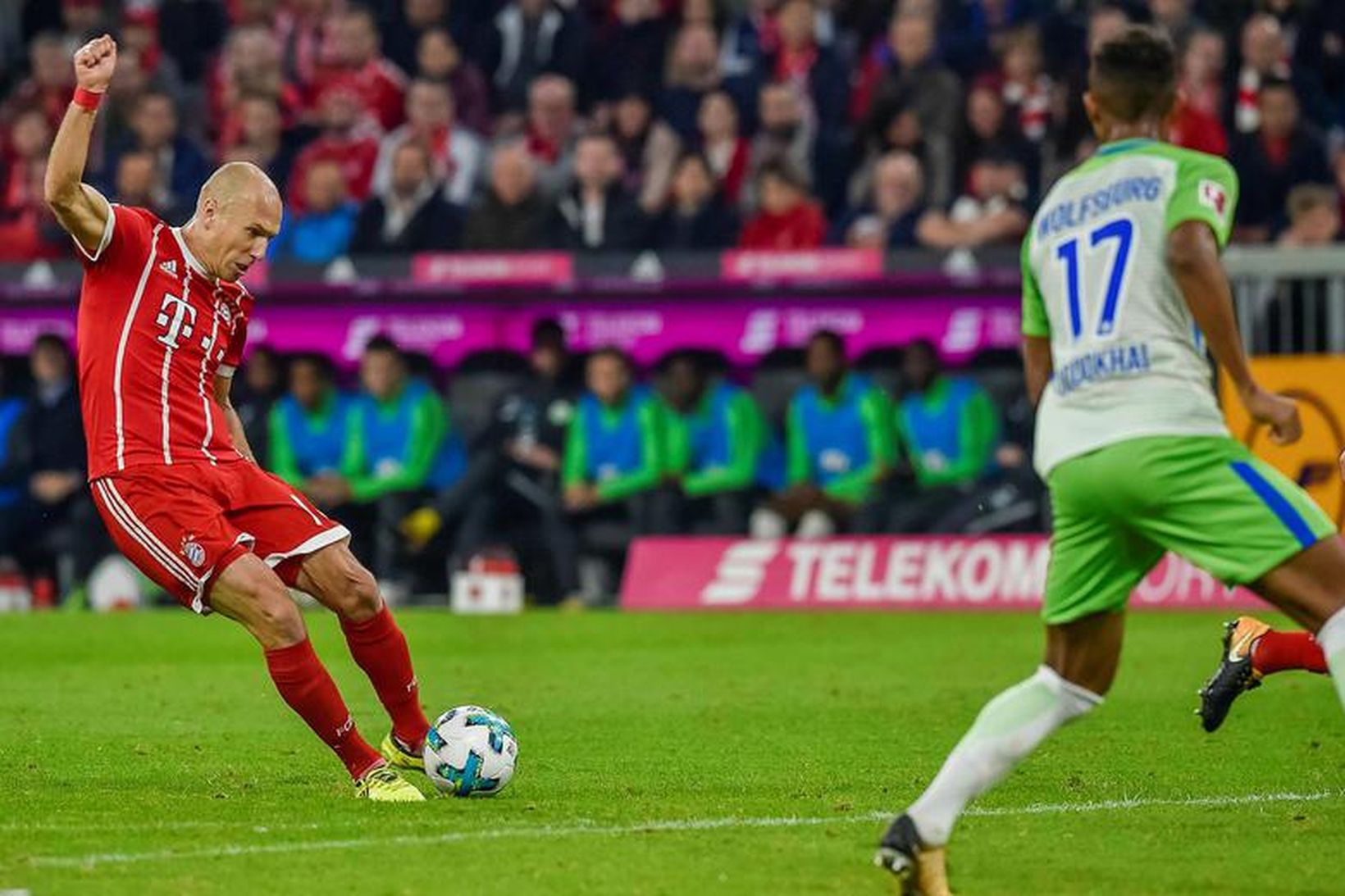 Arjen Robben er hér að koma Bayern í 2:0.