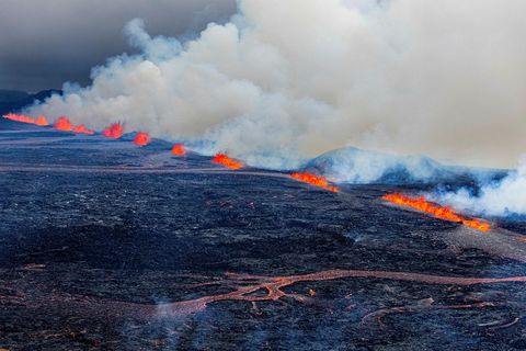 View over the eruption sites yesterday.