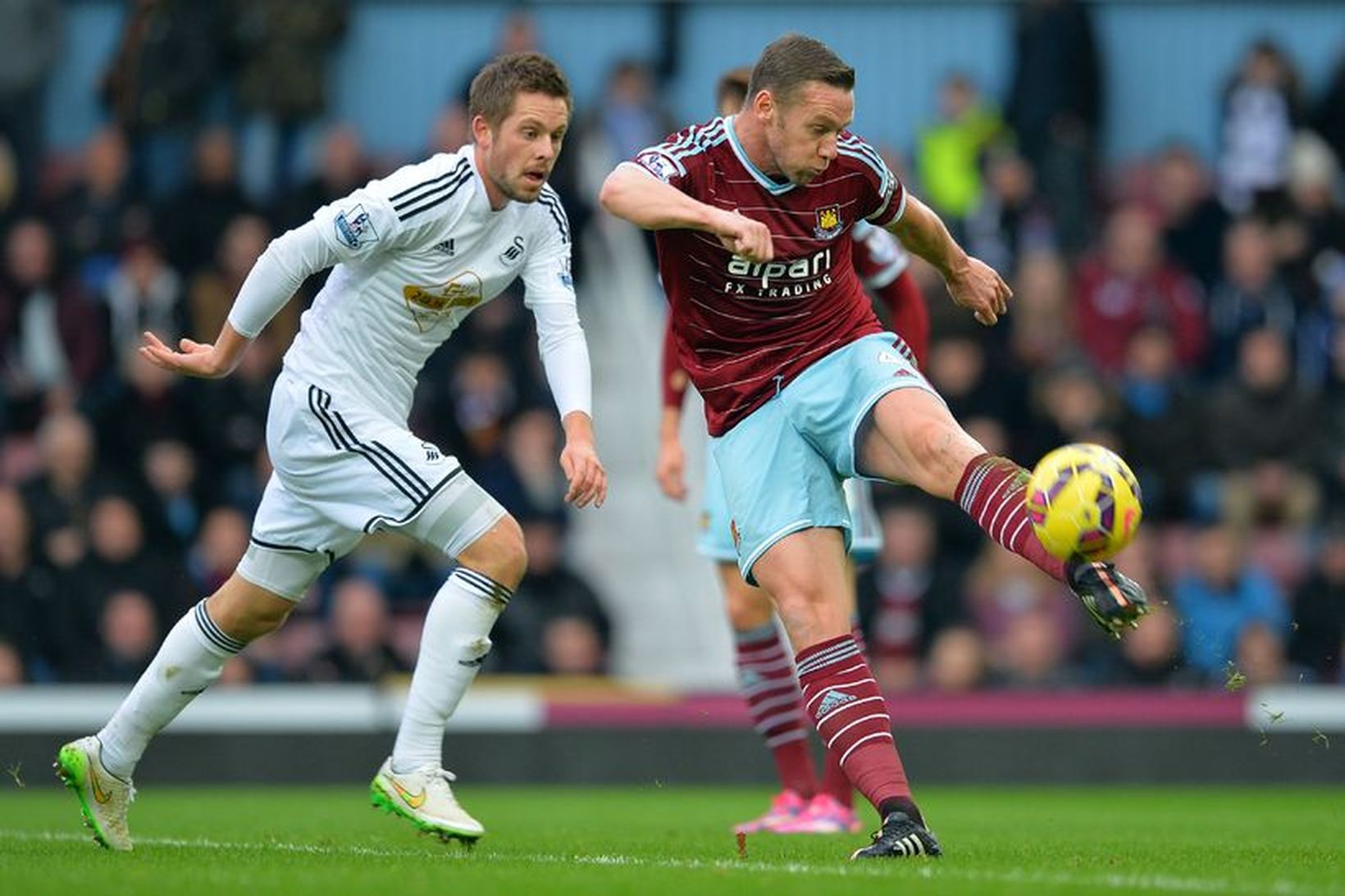 Gylfi Sigurðsson í leik með Swansea.