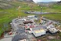 Reykjadalur Unnið er að uppsteypu mannvirkja væntanlegs baðstaðar. Fjær sést til dala, þar sem er vinsæl gönguleið að heitum læk í fallegum fjallasal.