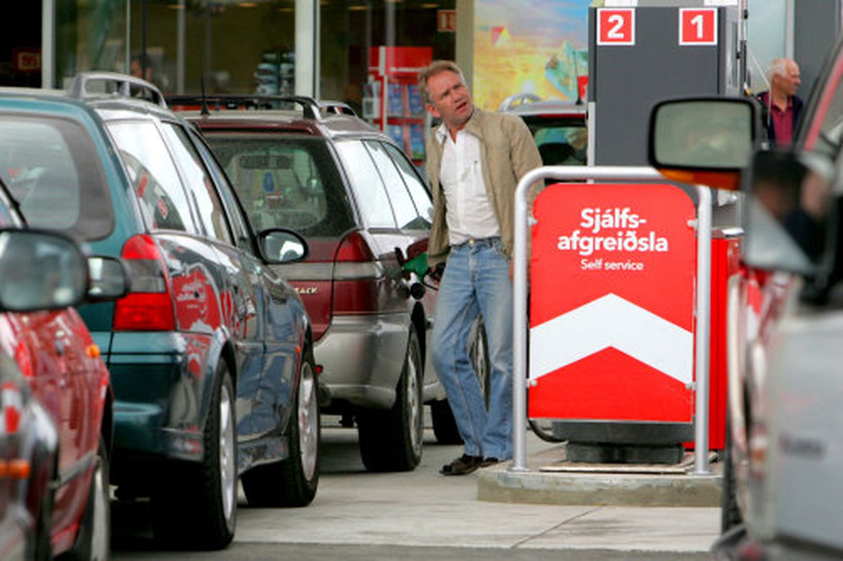 Eldsneytisverð hélst stöðugt í dag.