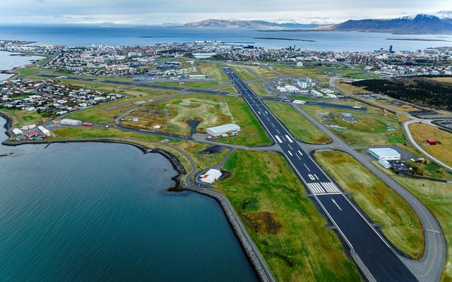 Isavia ohf. undirbýr nú umsókn til Samgöngustofu um færslu girðingar við Reykjavíkurflugvöll vegna fyrirhugaðrar íbúðabyggðar …