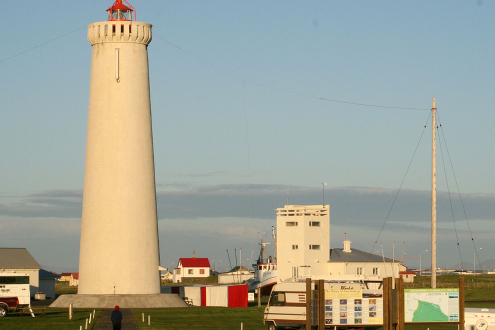 Skjálftavirkni hefur verið vestur af Reykjanestá í dag í fyrsta …