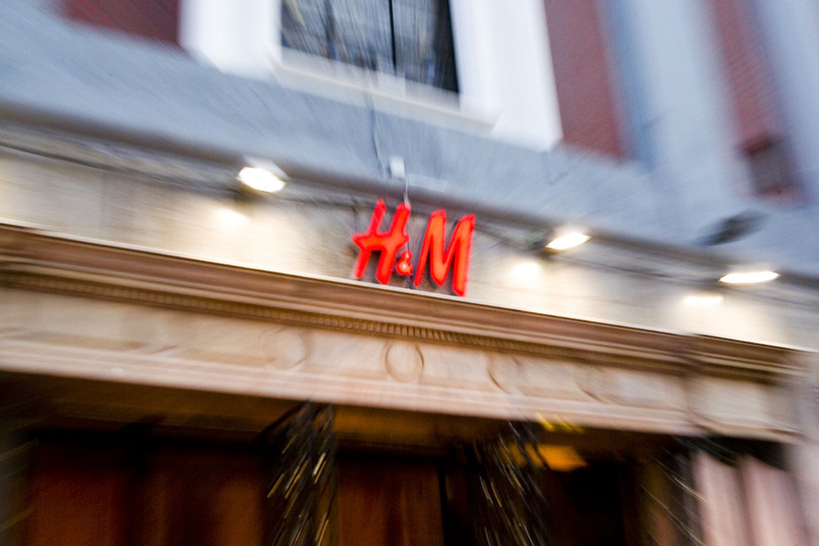 H&M stefnir að því að auka netverslun sína um 25% …