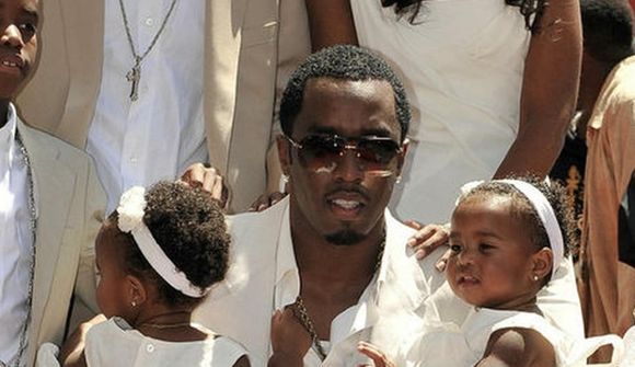 Tvíburadætur Diddy úr réttarsal á lokaball – og stálu senunni
