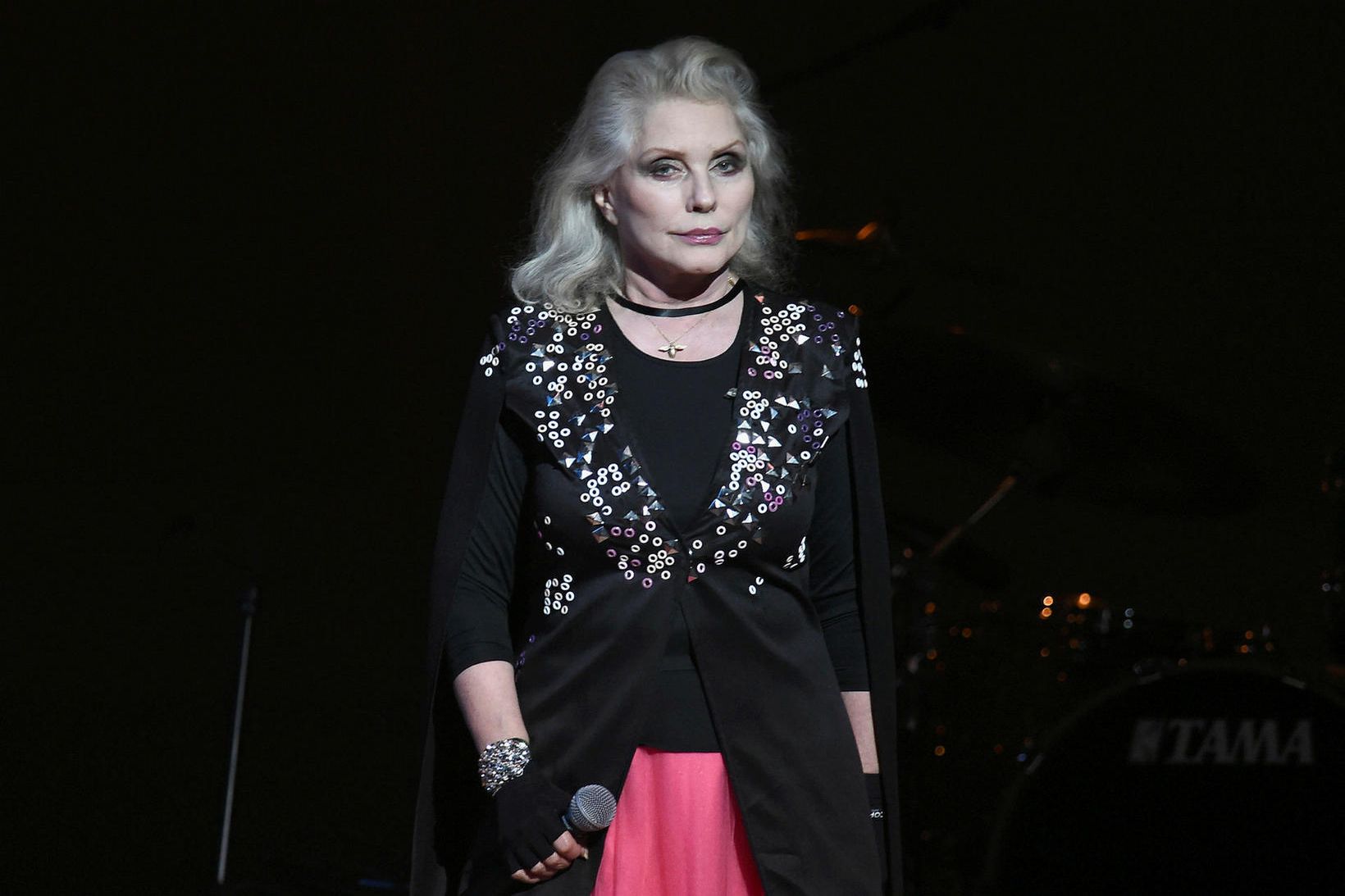 Debbie Harry í öllum fötunum.