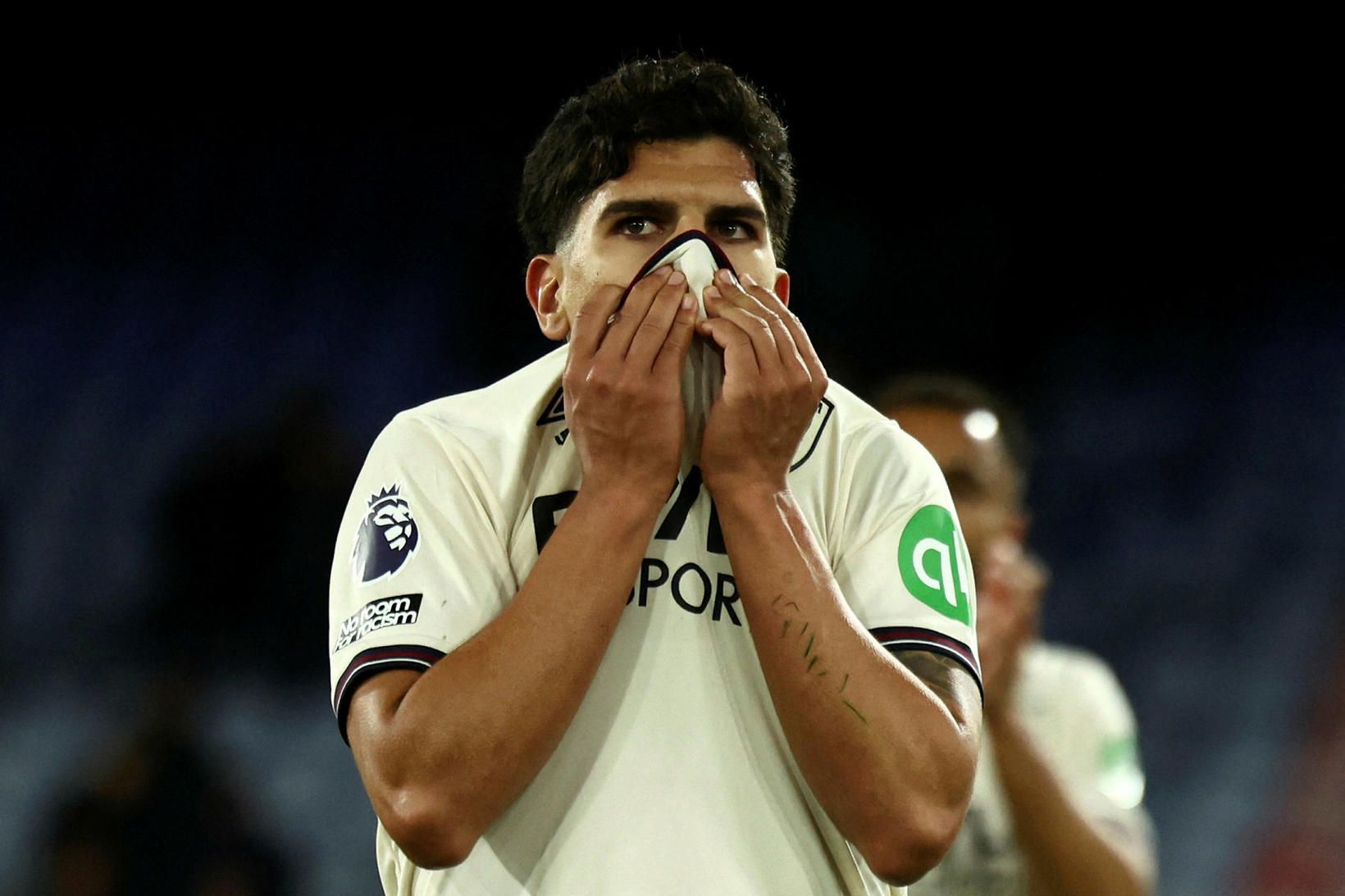 United skoðar að bæta við öðrum Fernandes