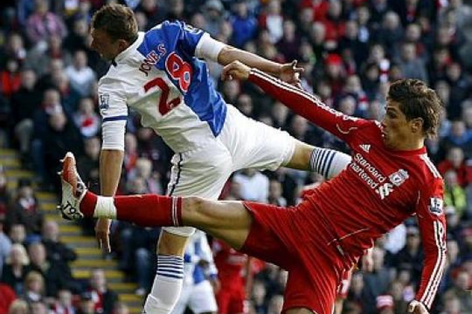 Fernando Torres skoraði sigurmarkið gegn Blackburn í dag.