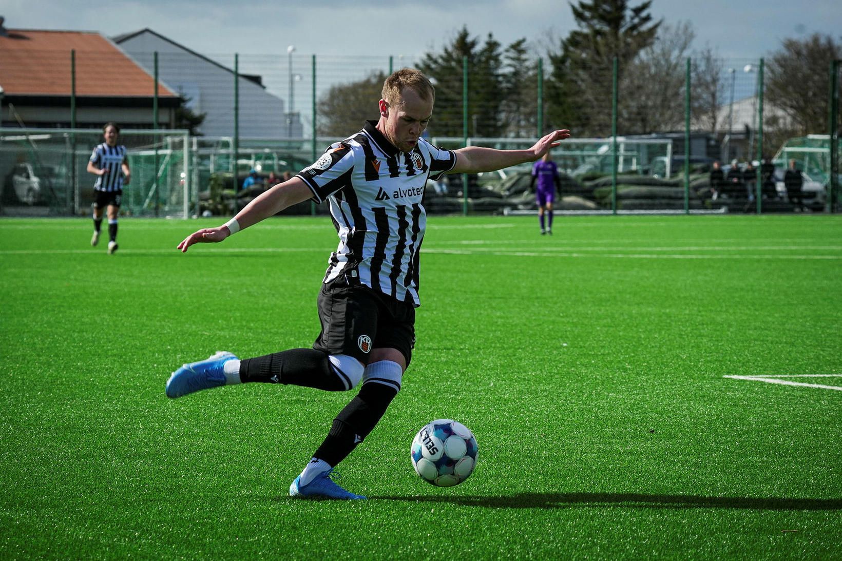 Luke Rae í leik með KR í apríl.