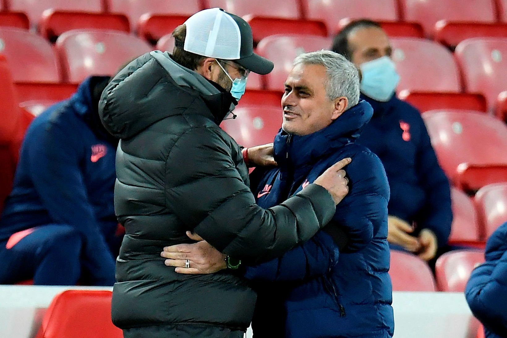 Jürgen Klopp og José Mourinho mætast í London í kvöld.