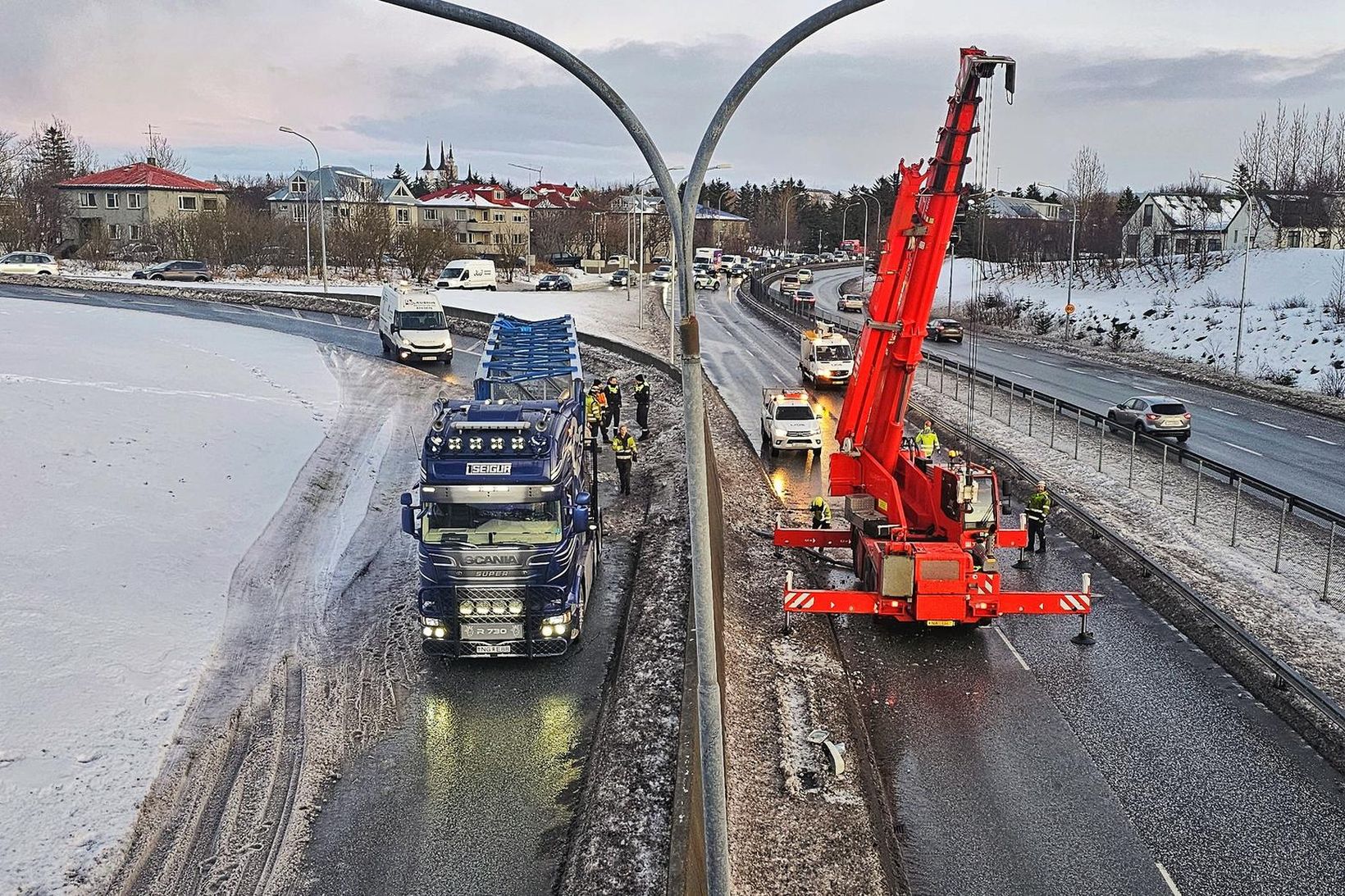 Óhappið átti sér stað í aðrein frá Snorrabraut og Bústaðaveg …