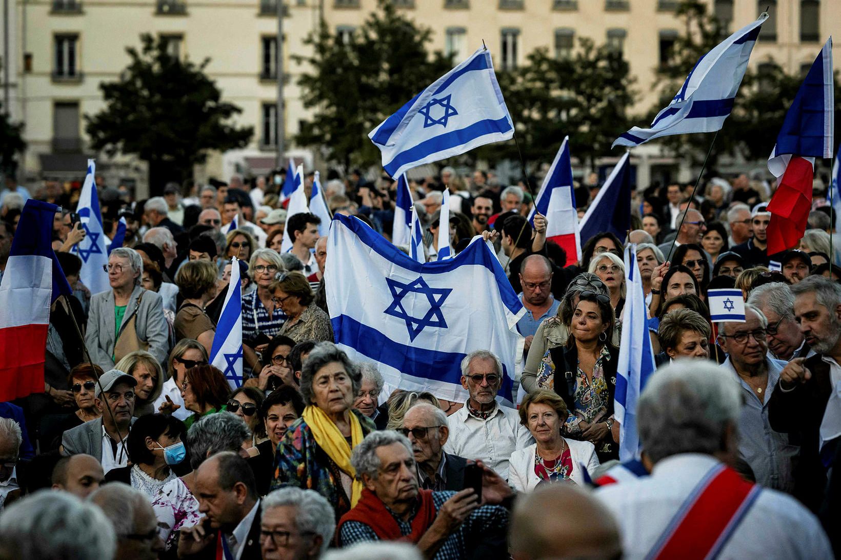 Mynd frá samstöðufundi með Ísrael í Lyon eftir árásir Hamas-samtakanna …