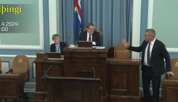 Myndskeið: Bjarni fór stólavillt