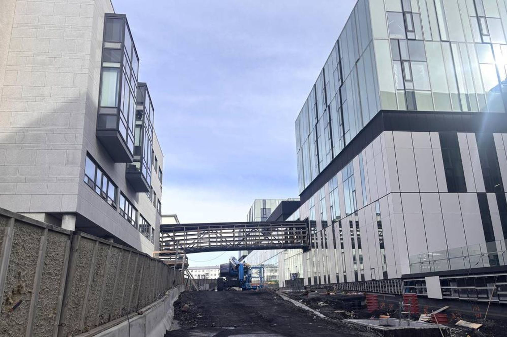Brú á milli gamla og nýja Landspítalans