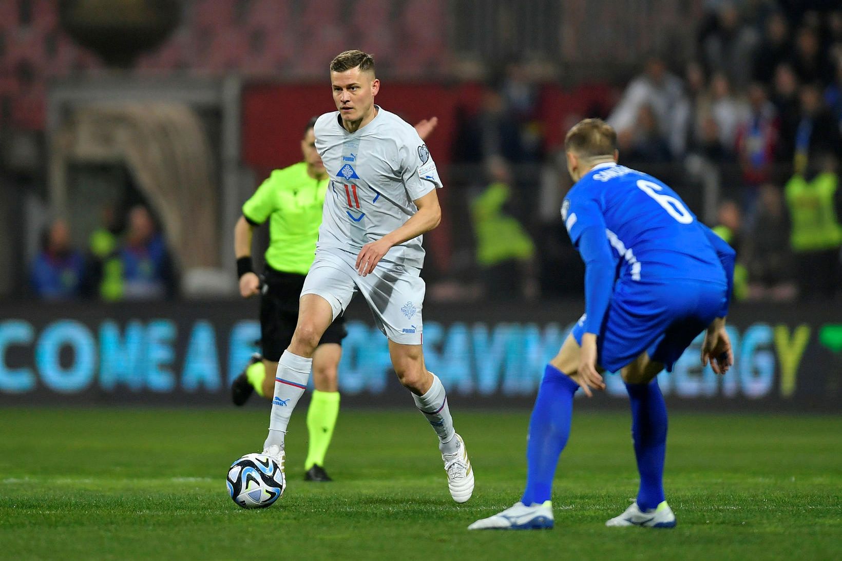 Alfreð Finnbogason í leik með íslenska landsliðinu.