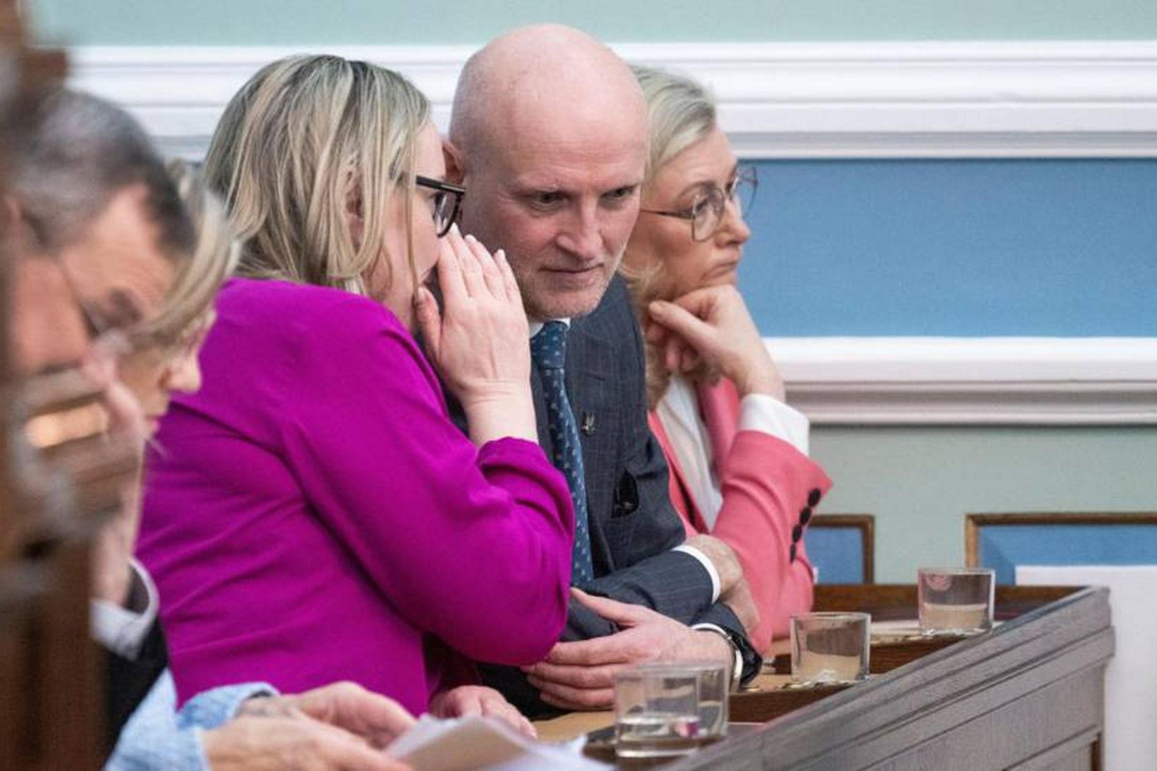 Innviðaráðherra Eyjólfur Ármannsson virðist hafa í hótunum við fyrirtæki.