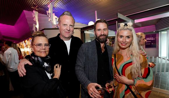 Hilmir Snær tók sér örstutt frí frá bleyjuskiptum