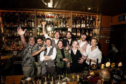 Það ætlaði allt um koll að keyra um helgina þegar einn frægasti bar í Evrópu, …