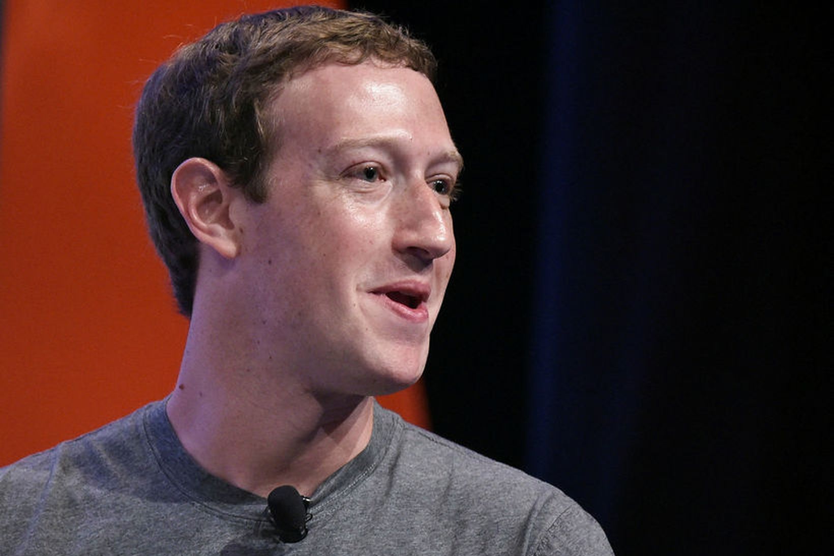 Mark Zuckerberg sagði Facebook hafa lokað á hundruð rússneskra Facebook-síðna.