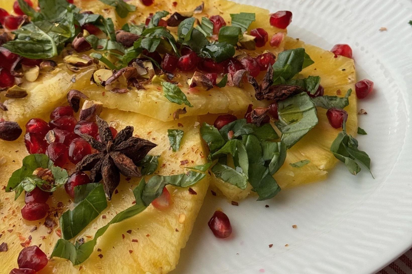 Dýrðlegt ananas carpaccio með nýárskeim