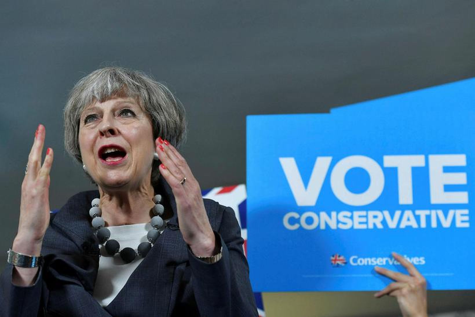 Theresa May, forsætisráðherra Bretlands, á kosningafundi í Bretlandi í dag.