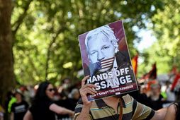 Julian Assange gæti átt allt að 175 ára fang­els­is­dóm yfir höfði sér í Bandaríkjunum.