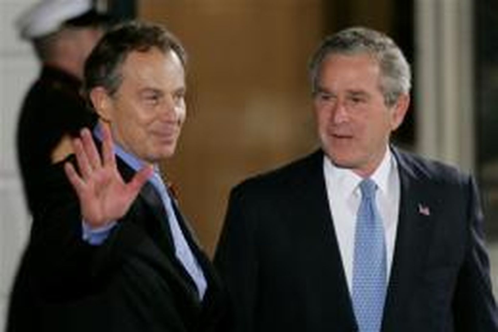 George W. Bush og Tony Blair eru valdamestu mennirnir í …