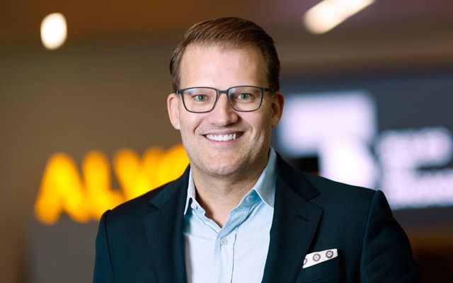 Róbert Wessman forstjóri.