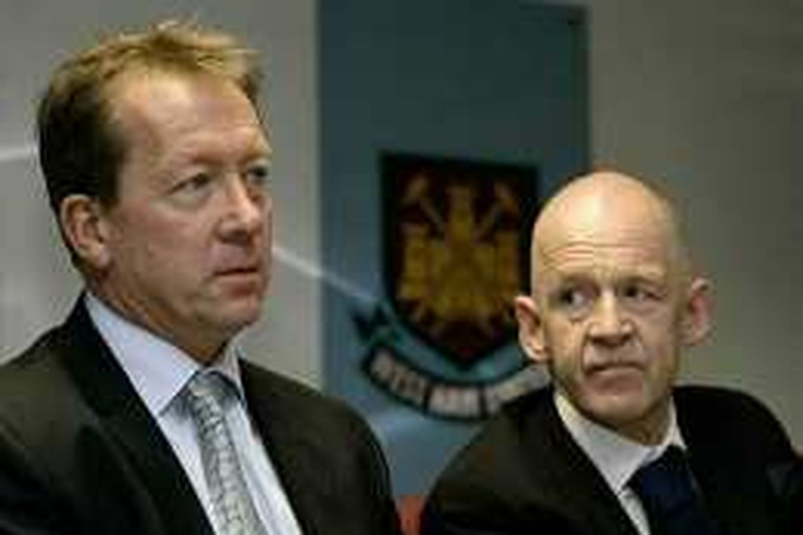 Alan Curbishley og Eggert Magnússon bíða spenntir eftir viðureign West …