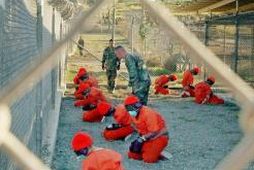 Fangar í Camp X-Ray búðunum í Guantanamo á Kúbú. Myndin var tekin árið 2002.