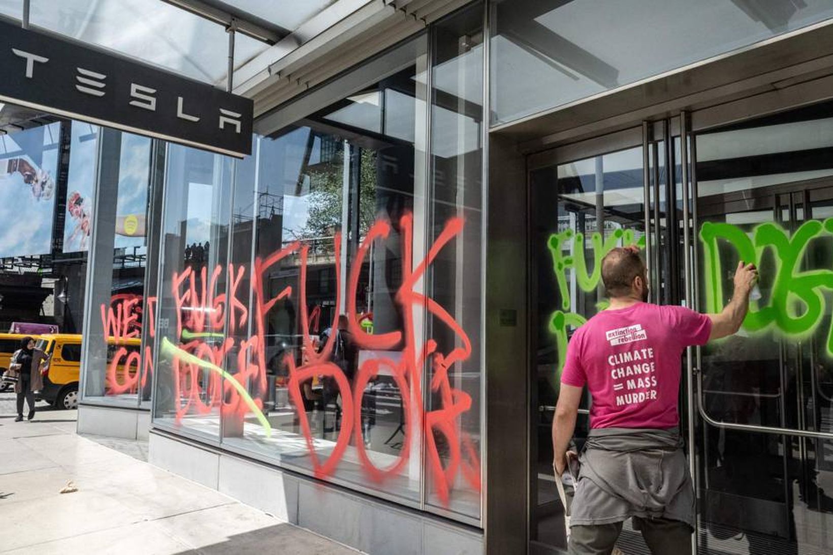 Sjálfskipaður fulltrúi gagnrýnenda á DOGE og Musk telur það rétt …