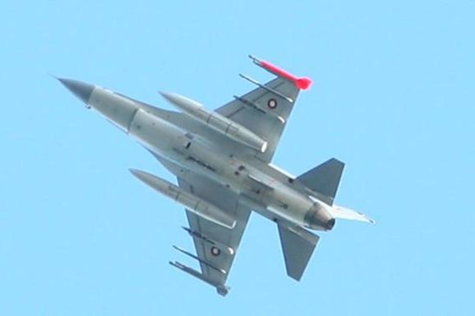 F-16 orrustuflugvél.
