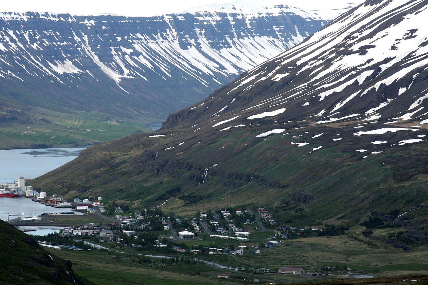 Seyðsifjarðarkaupstaður er eitt af fjórum sveitarfélögum þar sem íbúar kjósa …