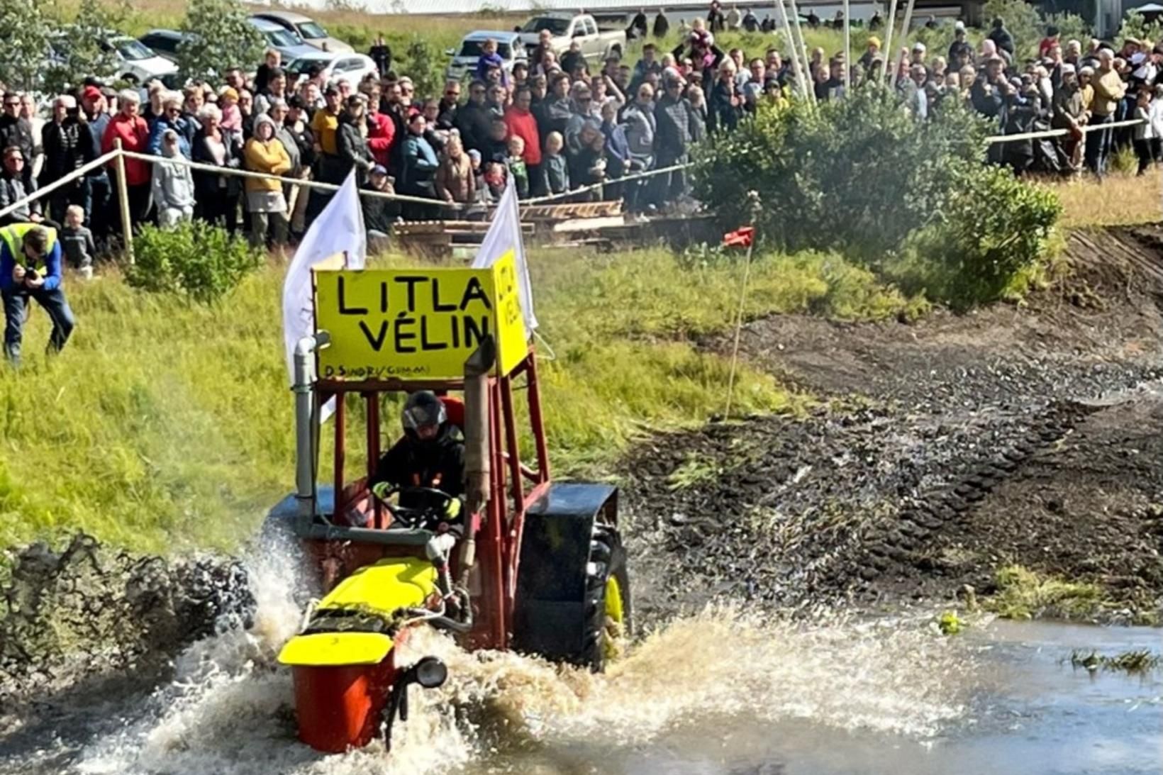 Traktoratorfæran fór fram í Torfadal.