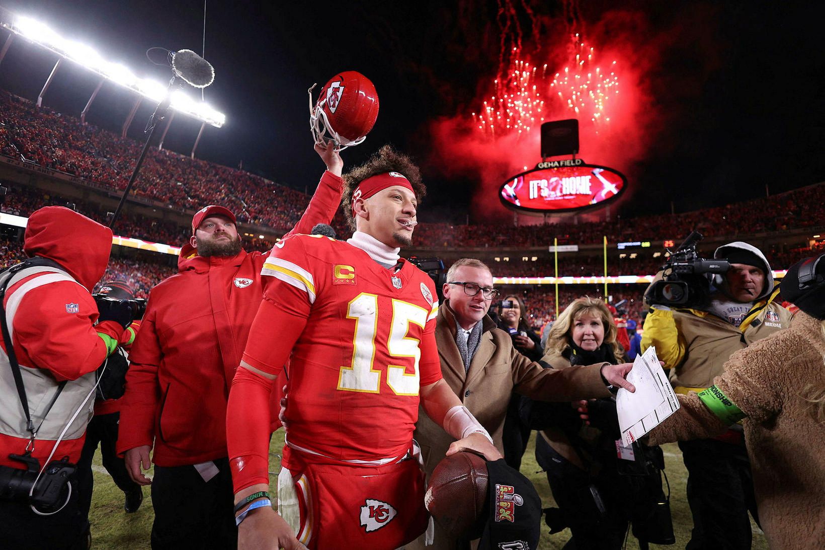 Patrick Mahomes fór fyrir sínu liði í nótt.