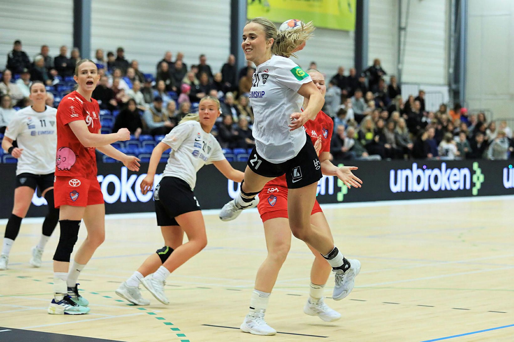 Haukar - ÍBV, staðan er 11:9