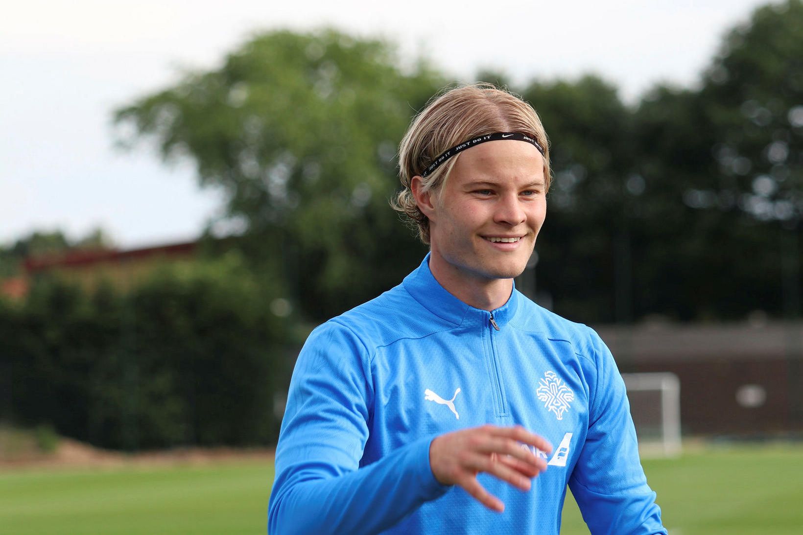 Andri Lucas Guðjohnsen á æfingu íslenska landsliðsins í London í …