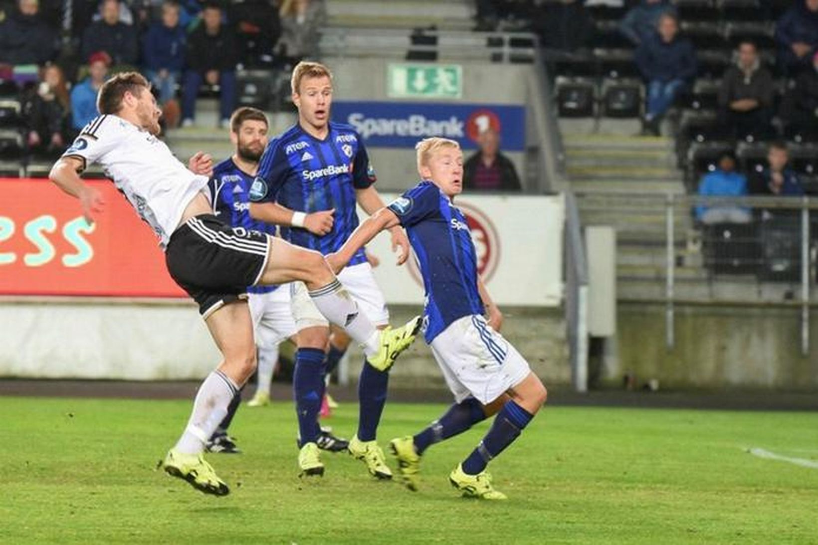 Matthías Vilhjálmsson skorar fyrir Rosenborg.