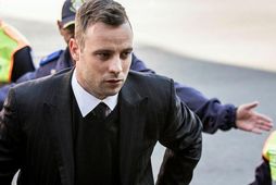 Oscar Pistorius var dæmdur í 6 ára fangelsi í morgun.