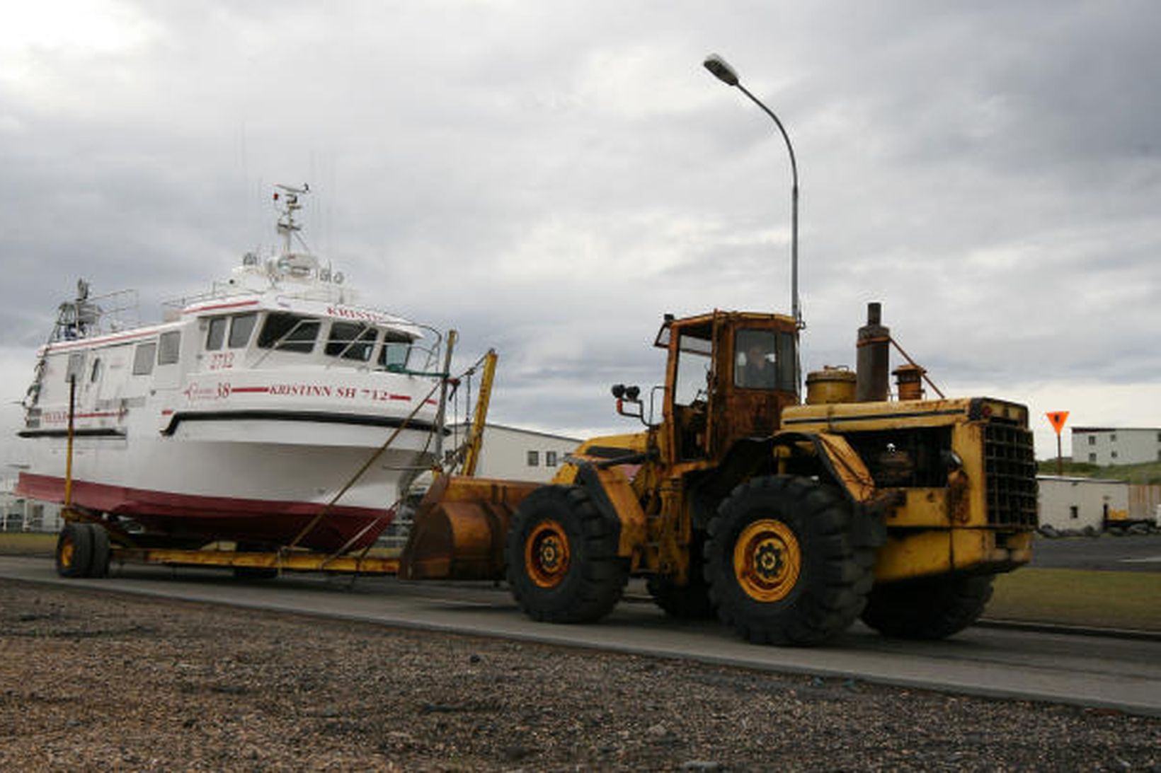 Bátur á þurru landi.