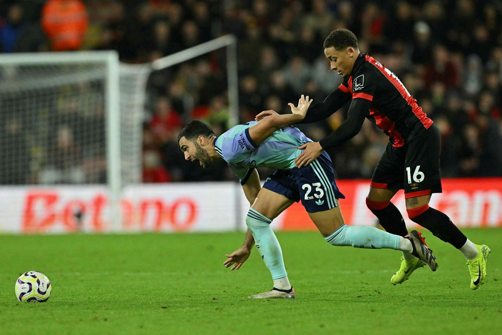 Mikel Merino í leik með Arsenal gegn Bournemouth um síðustu …