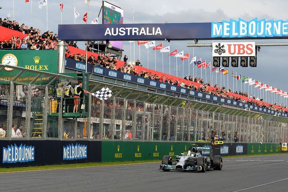 Nico Rosberg sigrar í kappakstrinum í Melbourne.