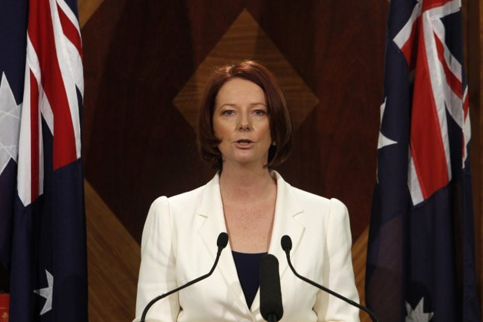 Julia Gillard varaði íbúa Queensland í dag við frekari hamförum.