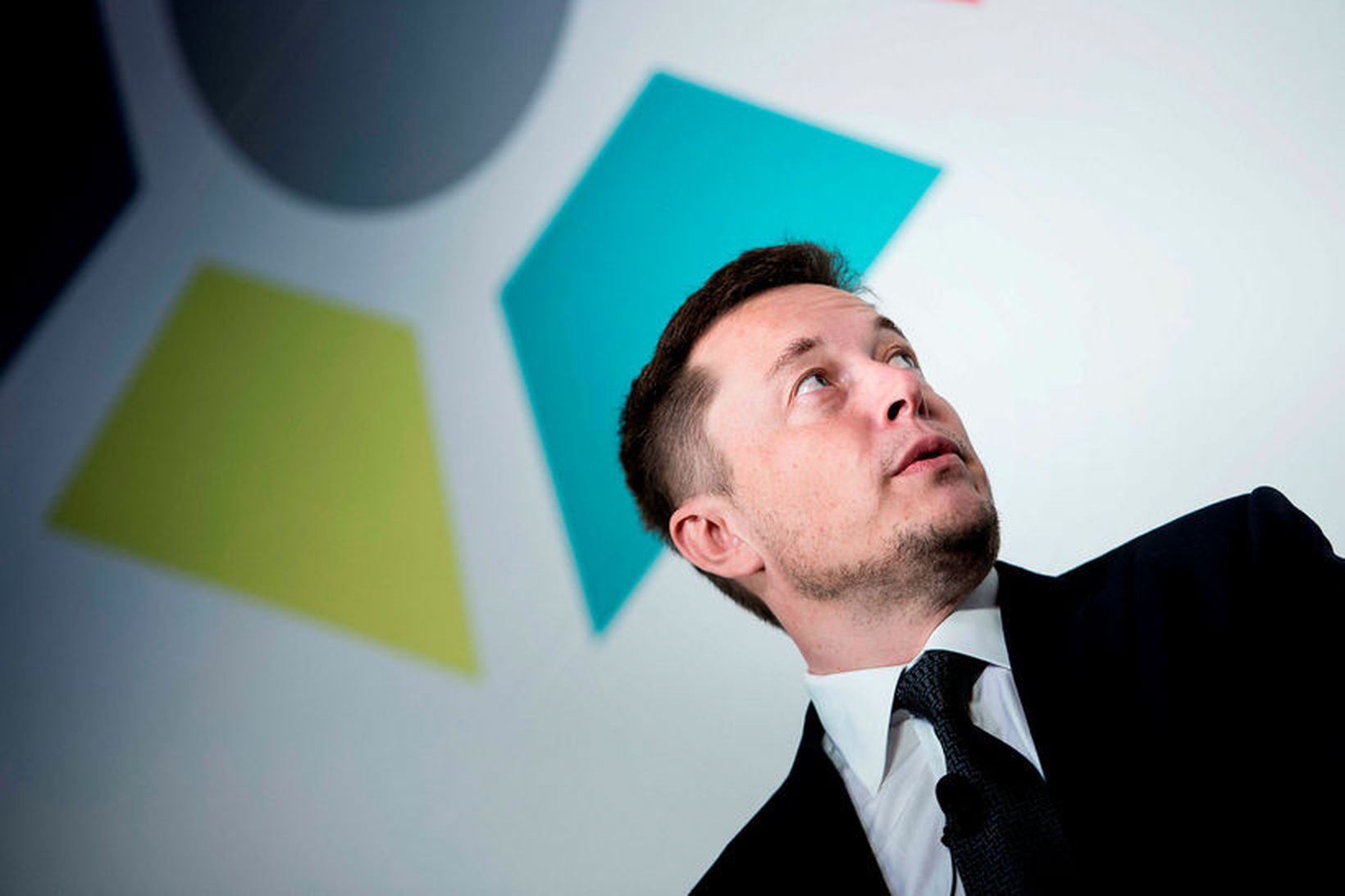 Elon Musk þarf að gegna áfram stöðu forstjóra, eða að …