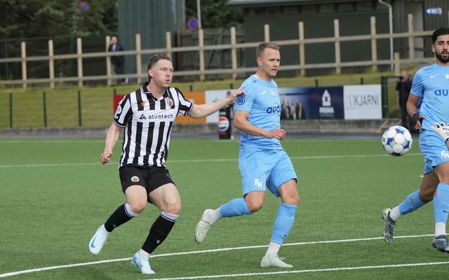 Eiður Gauti Sæbjörnsson, til vinstri, skoraði tvö mörk gegn FH.
