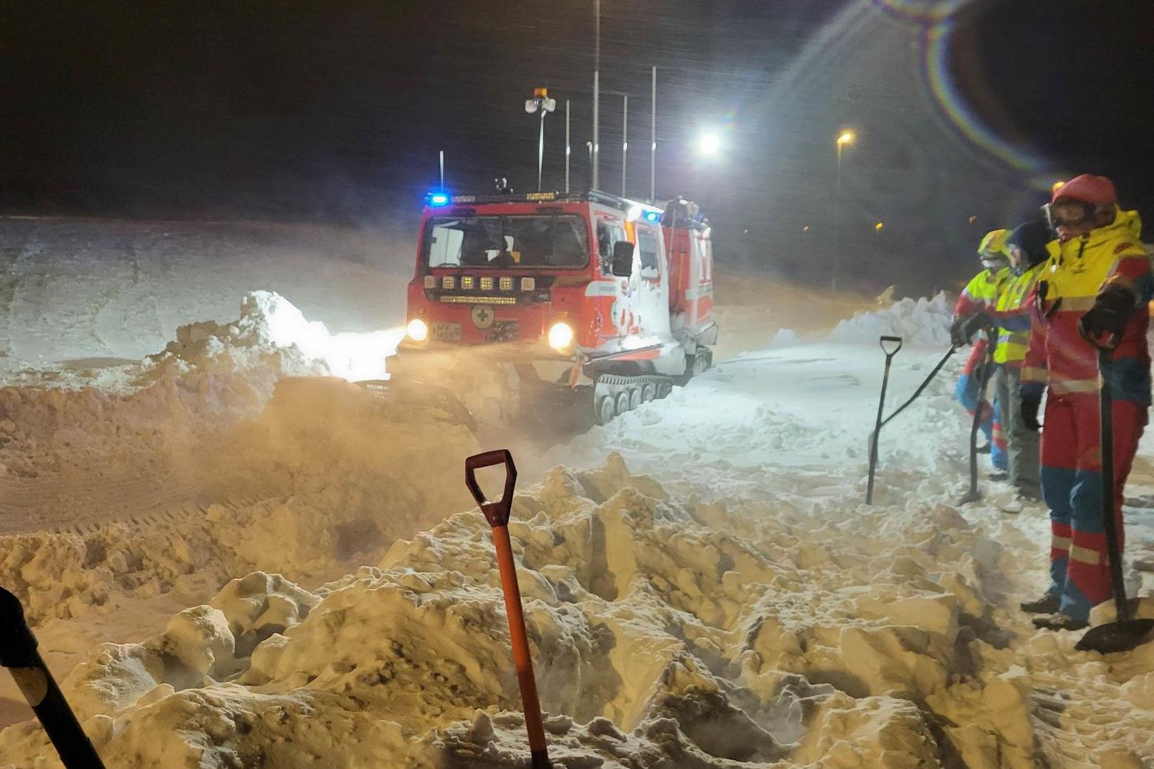 Björgunarsveitir að störfum á Mosfellsheiði á laugardaginn.